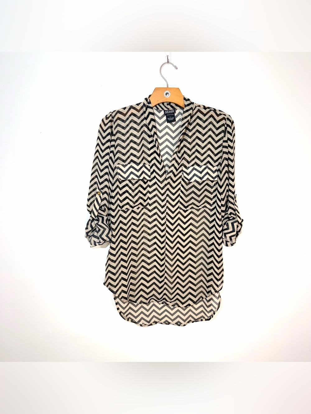 ALLOY Black & Cream Chevron Roll-Tab Blouse